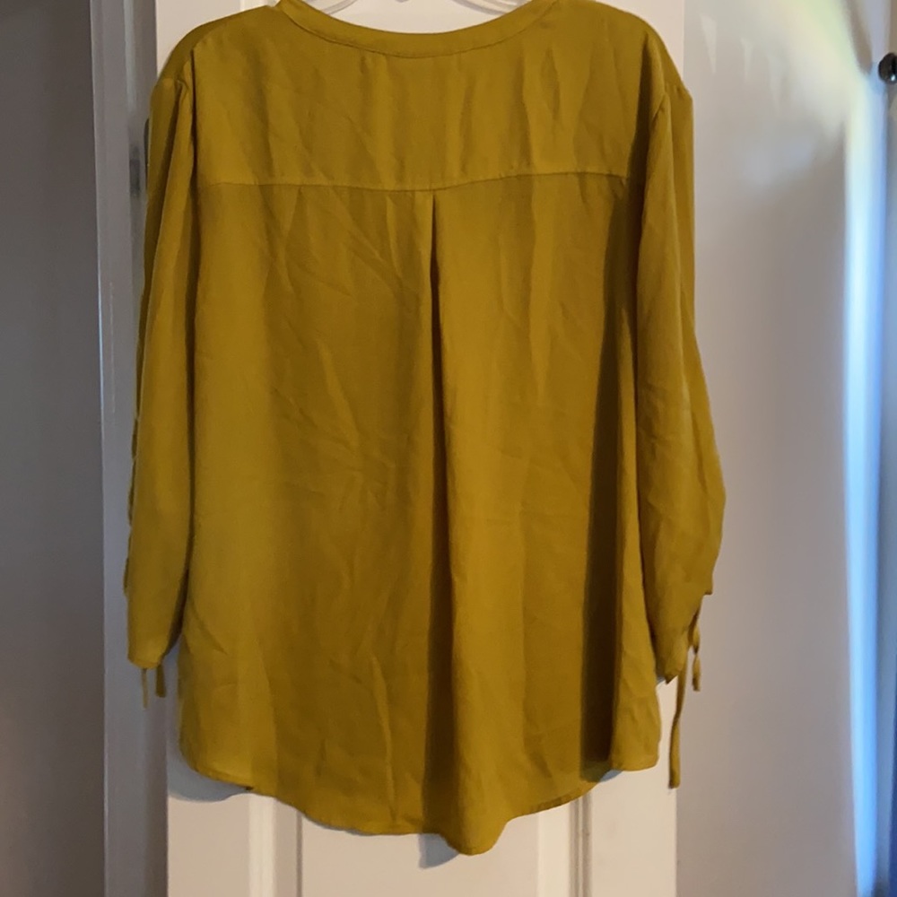 Lime blouse - Picture 3 of 3